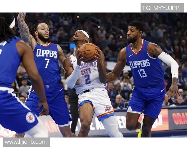 独行侠与勇士第三节精彩对决展现球队实力与战术智慧的较量